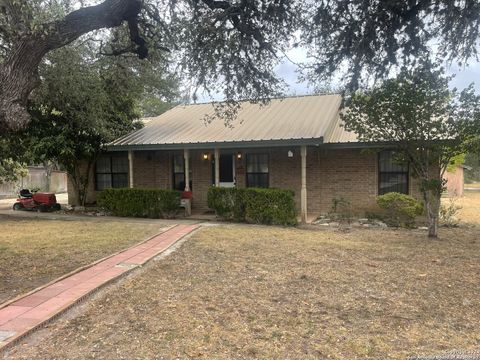 A home in Leakey