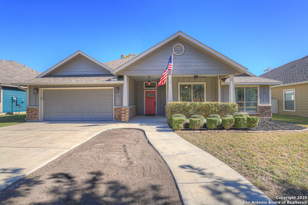 Photo of 546 Melissa, New Braunfels, TX 78130 (MLS # 1922890)