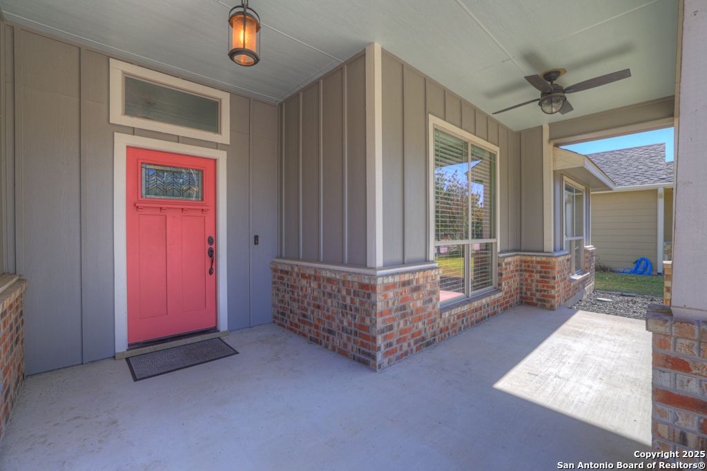 Photo of 546 Melissa, New Braunfels, TX 78130 (MLS # 1922890)