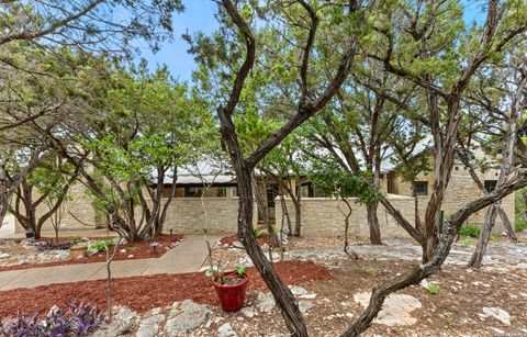 Photo of 15529 Escarpment Oak, Helotes, TX 78023 (MLS # 1951604)