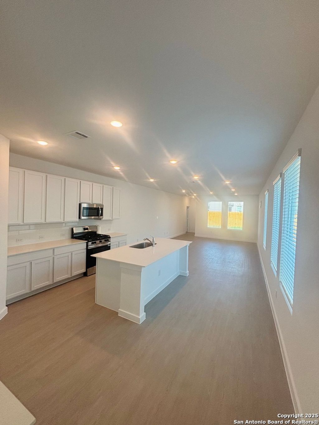 Photo of 11831 Carolina Rose, Converse, TX 78109 (MLS # 1914779)