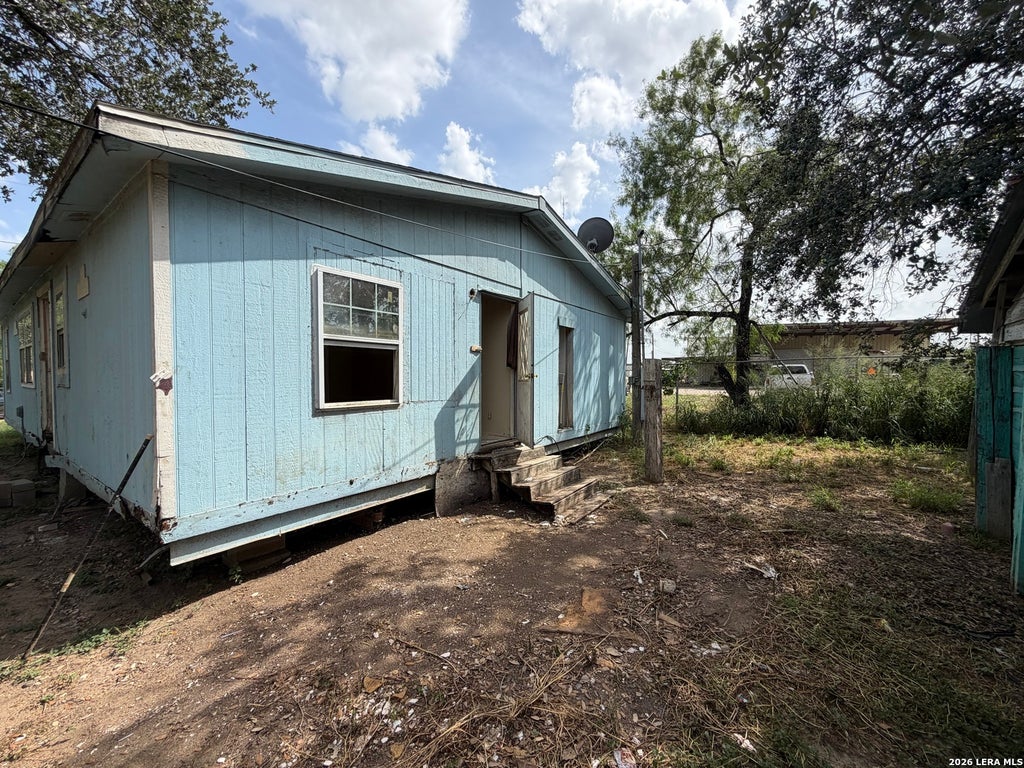 Photo of 813 walnut st, Jourdanton, TX 78026 (MLS # 2023794)
