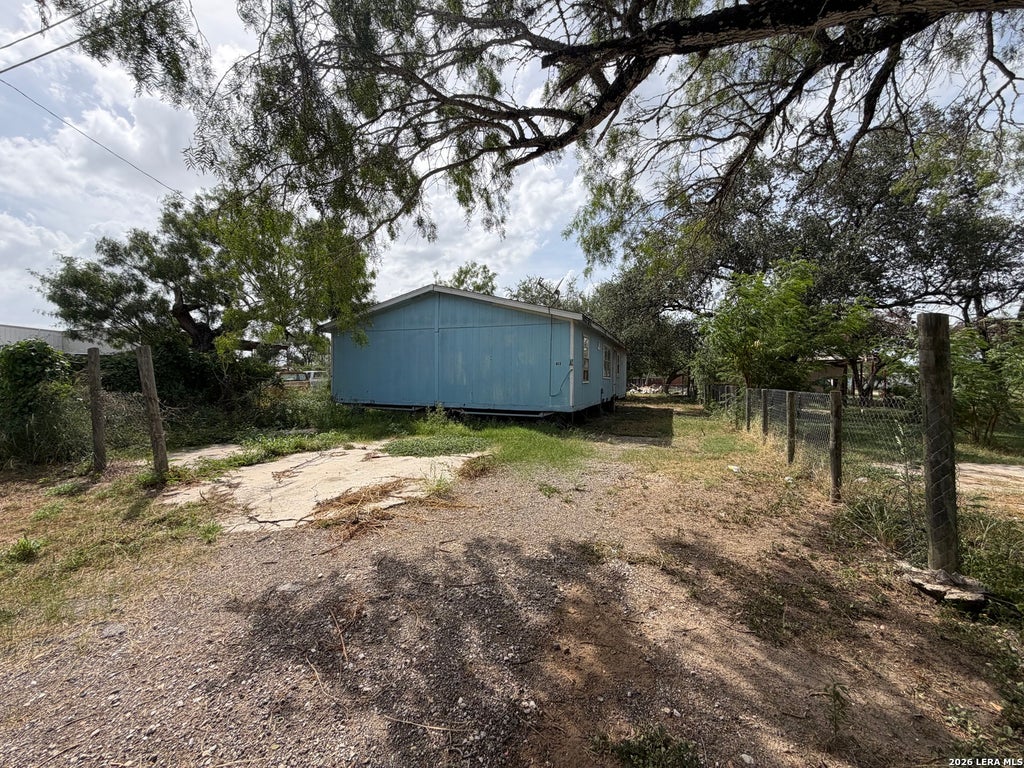 Photo of 813 walnut st, Jourdanton, TX 78026 (MLS # 2023794)