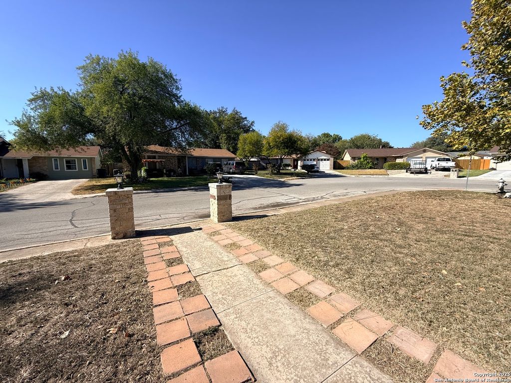 Photo of 5850 Cliffmont, San Antonio, TX 78250 (MLS # 1923291)
