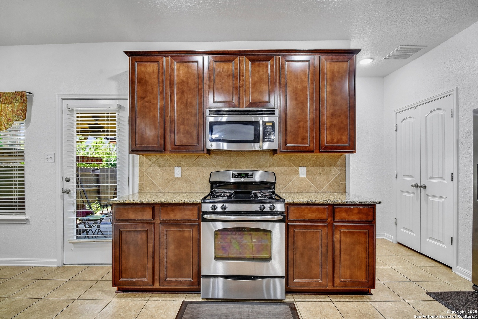 San Antonio, Texas 78255, United States, 4 Bedrooms Bedrooms, ,3 BathroomsBathrooms,Residential,Active,163255