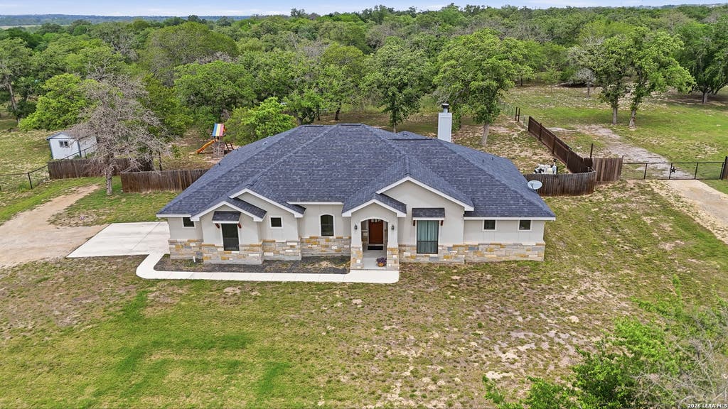 Photo of 129 SENDERA XING, La Vernia, TX 78121 (MLS # 1959639)