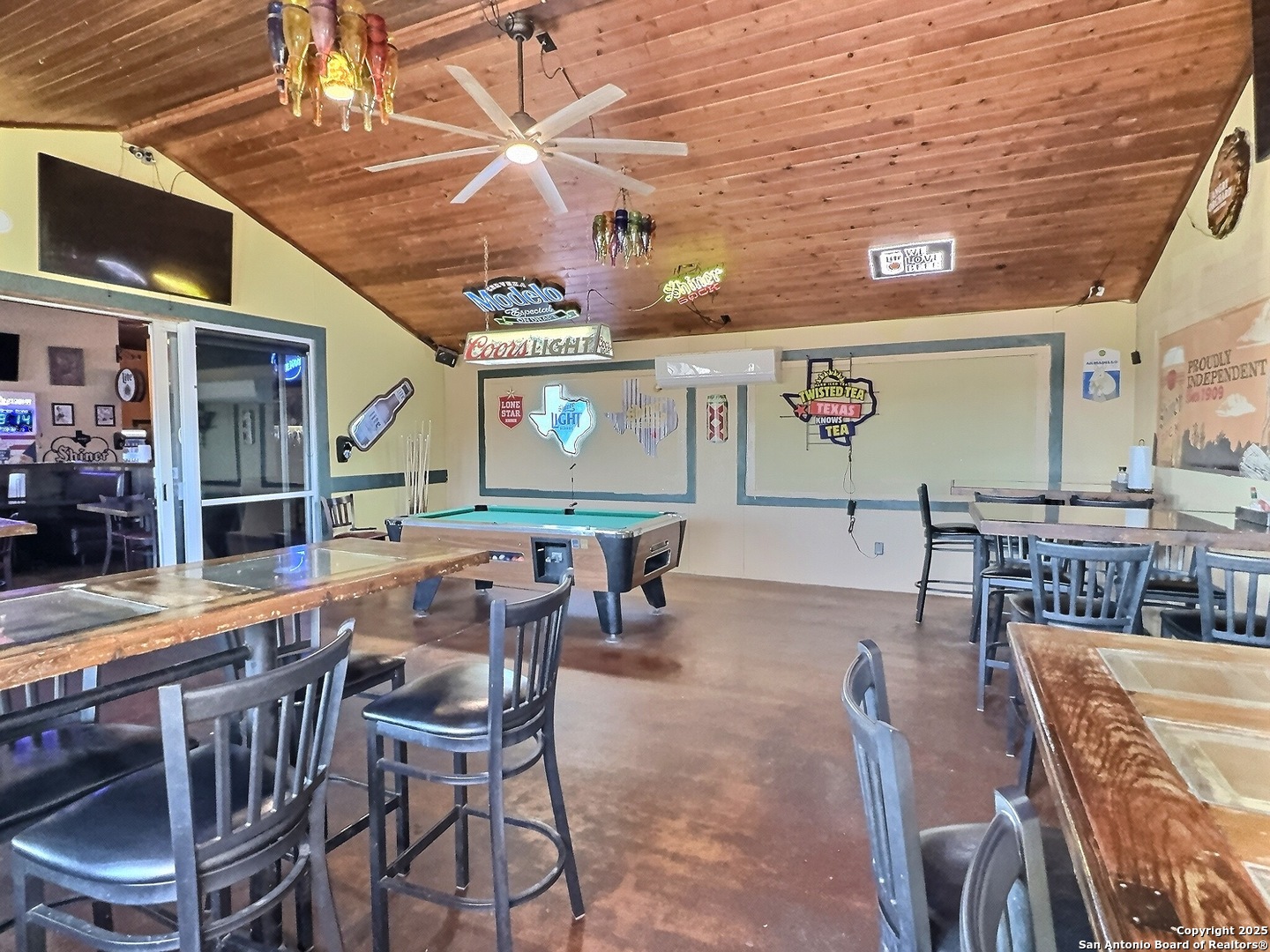 2262 Bandera Hwy