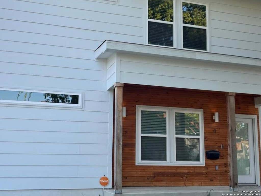 Photo of 2507 E COMMERCE ST, San Antonio, TX 78203 (MLS # 1957219)