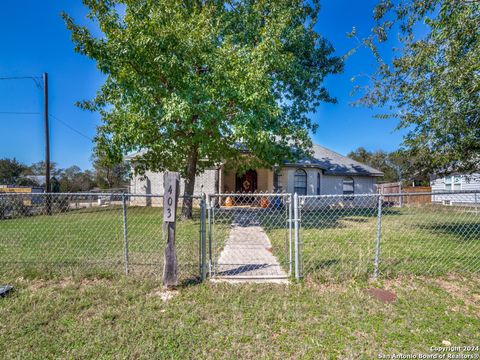 A home in Bandera