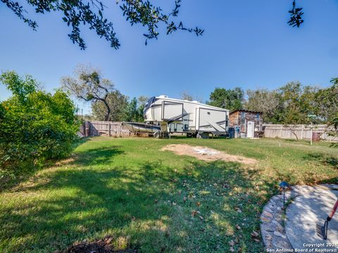 A home in Bandera