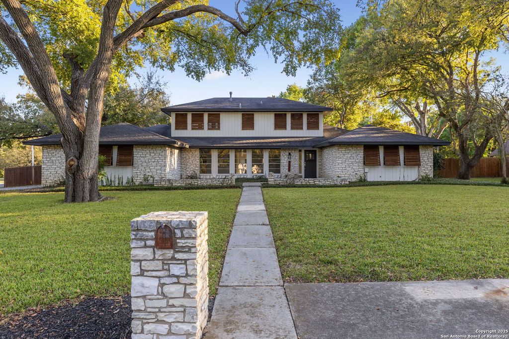 Photo of 1939 Wayside, Seguin, TX 78155 (MLS # 1922452)