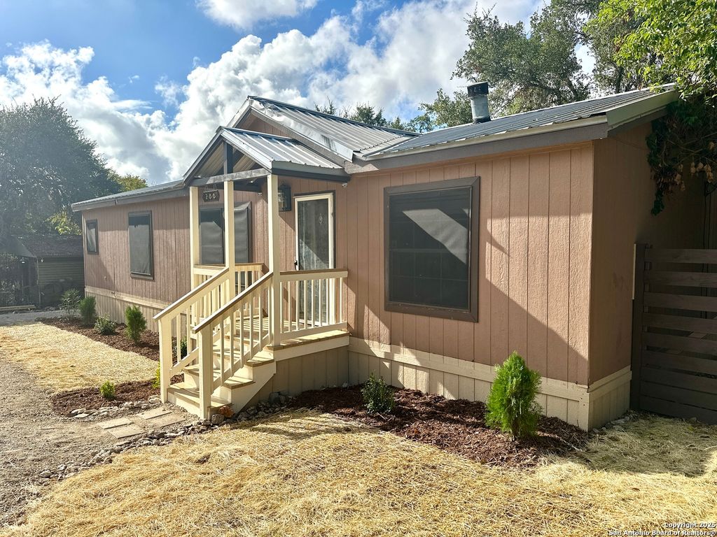 Photo of 286 Valley View, Canyon Lake, TX 78133 (MLS # 1914148)