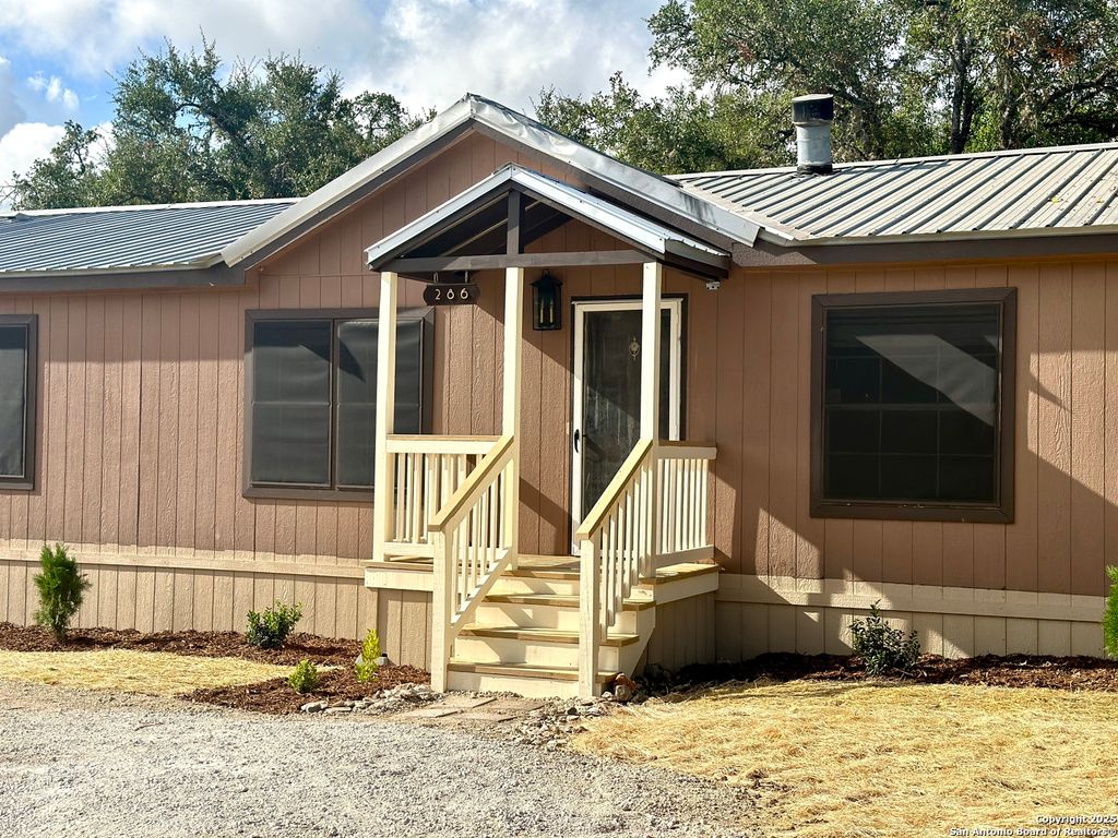 Photo of 286 Valley View, Canyon Lake, TX 78133 (MLS # 1914148)