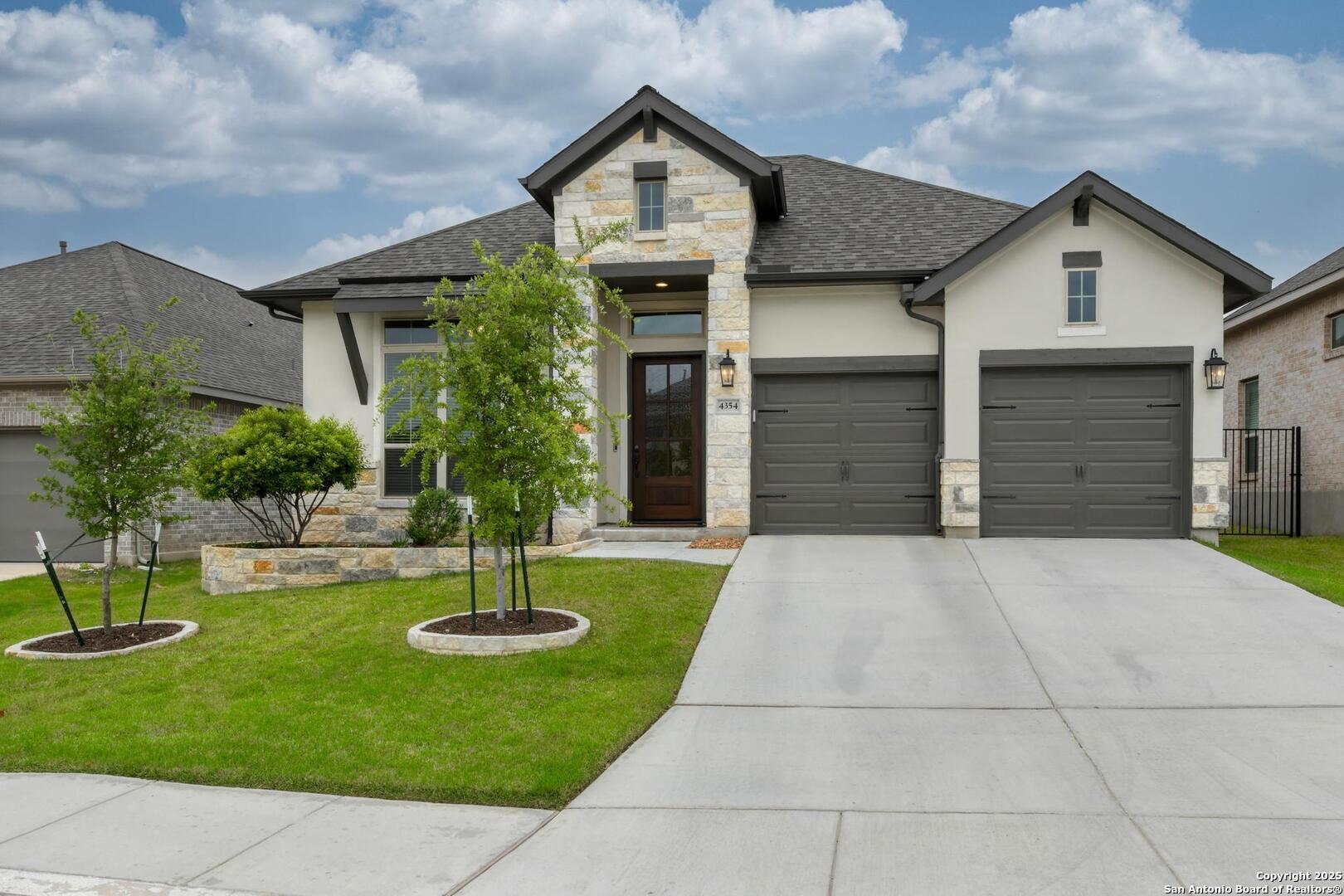 4354 Amen Corner