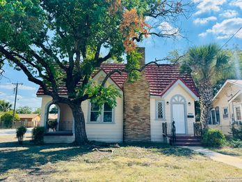 Single Family Residence at 1602 W Craig Pl