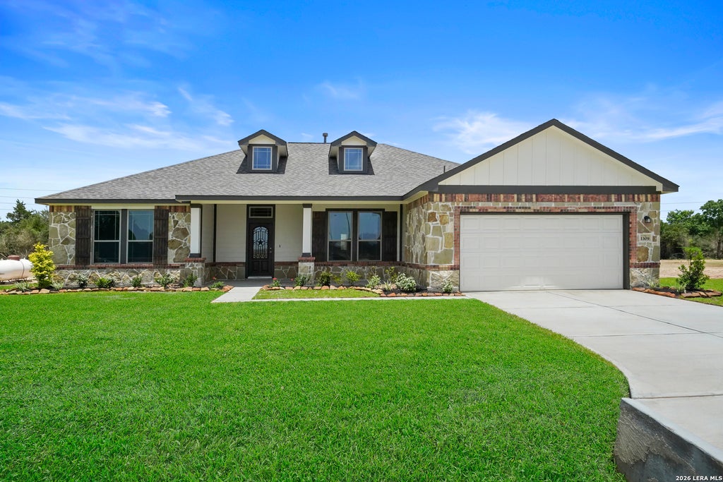 Photo of 1603 Vista View Drive, Pleasanton, TX 78064 (MLS # 1963641)