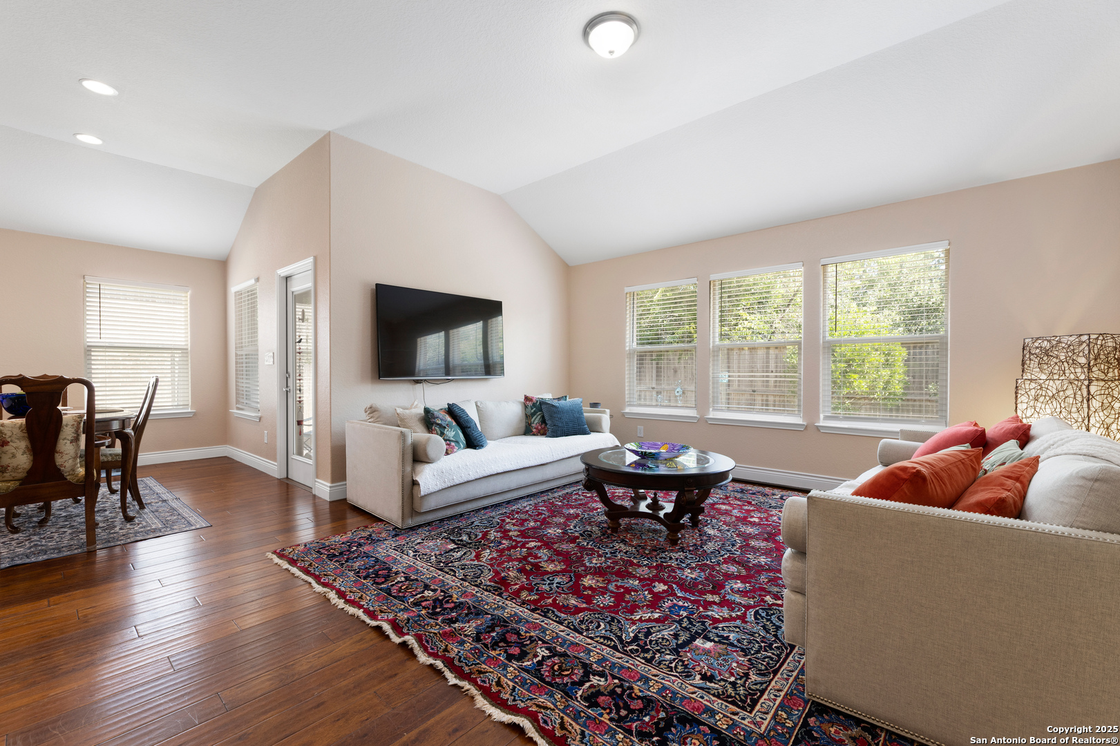 27402 Valle Verde