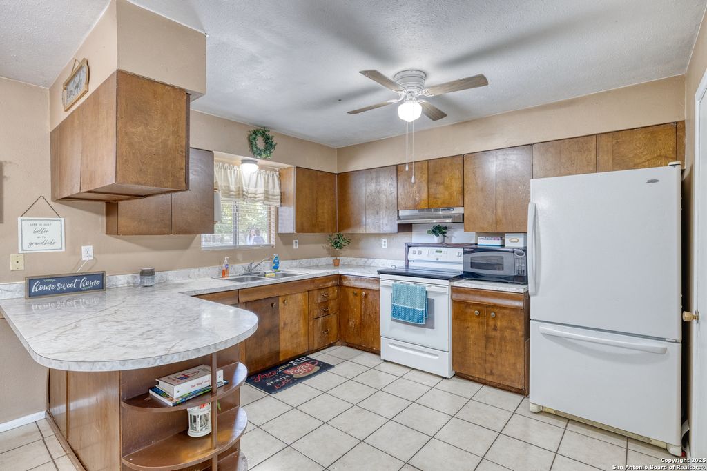 Photo of 317 STUDER CR, Uvalde, TX 78801 (MLS # 1918513)