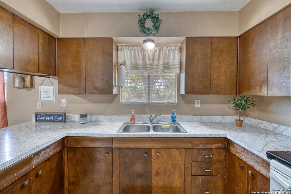 Photo of 317 STUDER CR, Uvalde, TX 78801 (MLS # 1918513)
