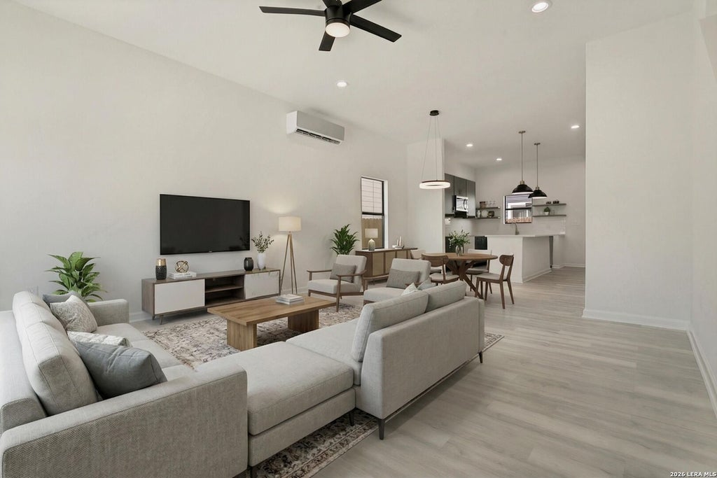 Photo of 151 Vine St, San Antonio, TX 78210 (MLS # 1953564)