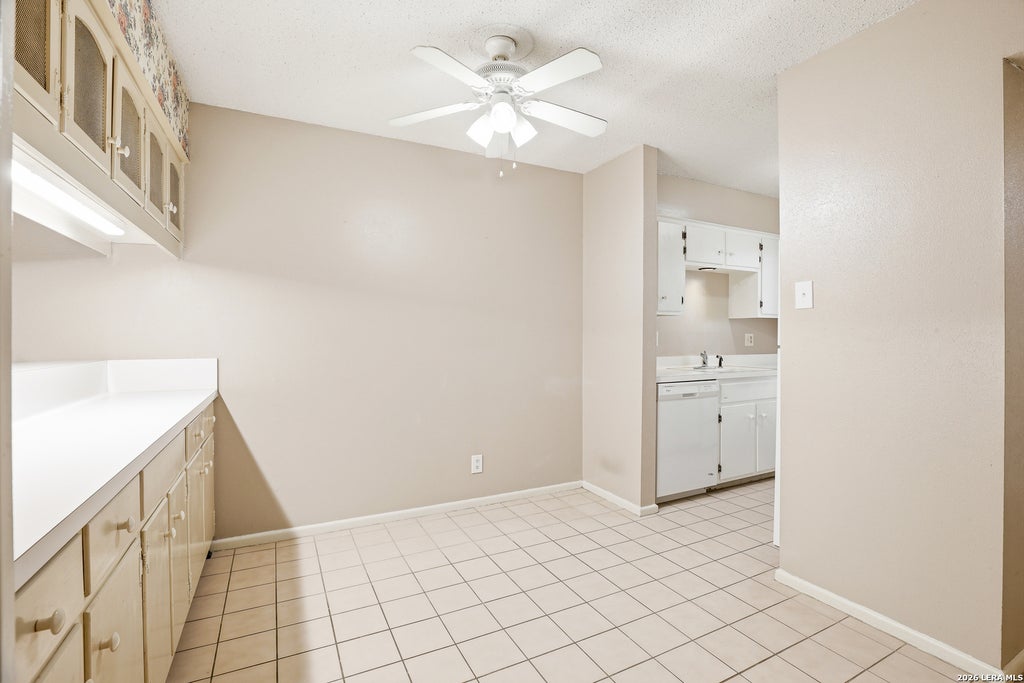 Photo of 9915 Powhatan J3 #J3, San Antonio, TX 78230 (MLS # 1957911)