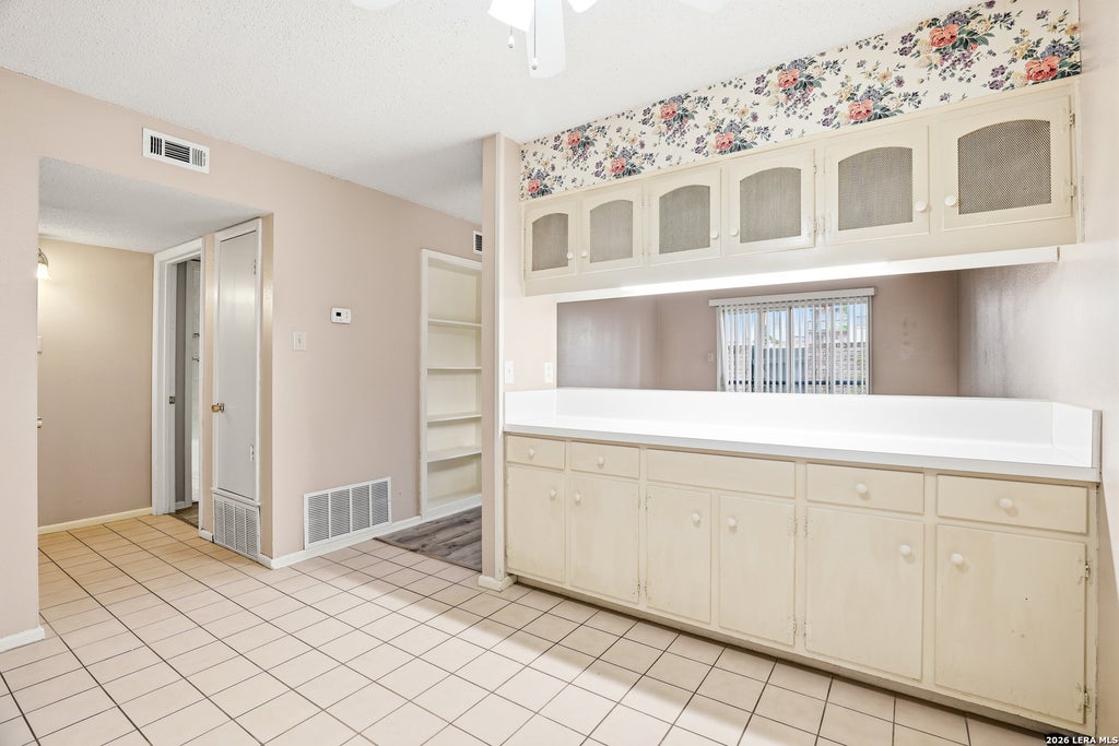 Photo of 9915 Powhatan J3 #J3, San Antonio, TX 78230 (MLS # 1957911)