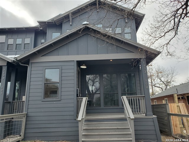 1132 W Mistletoe 102