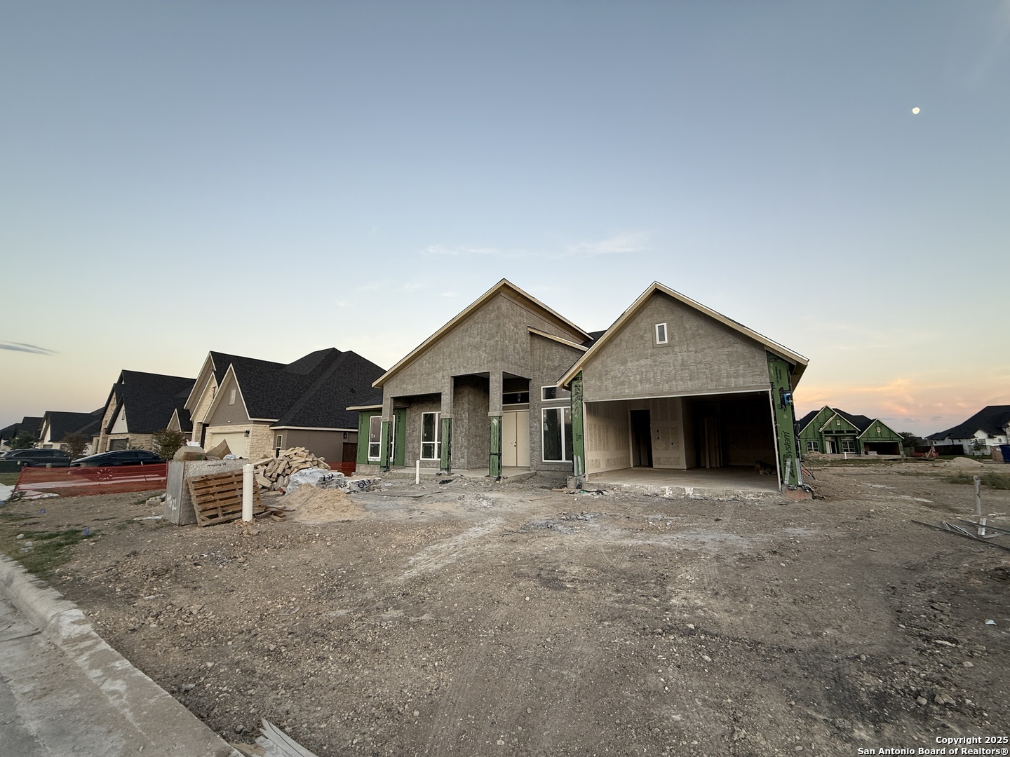 520 Cotorra Springs