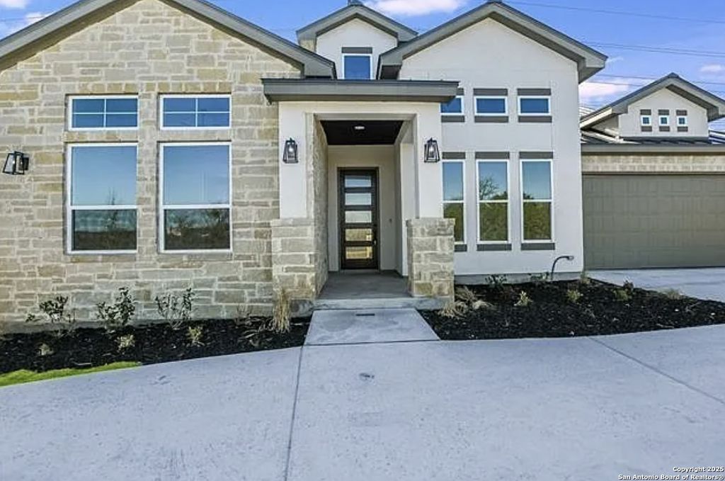 Photo of 706 Sidewinder, Horseshoe Bay, TX 78657 (MLS # 1815073)