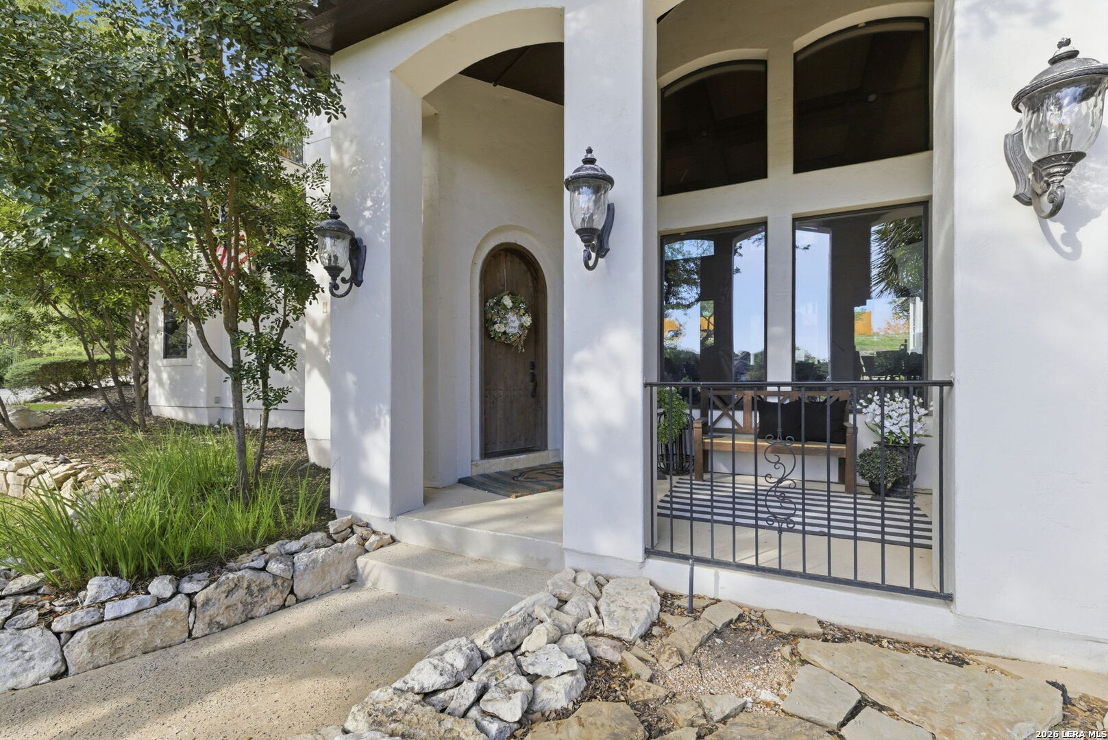 7805 Colonial Woods