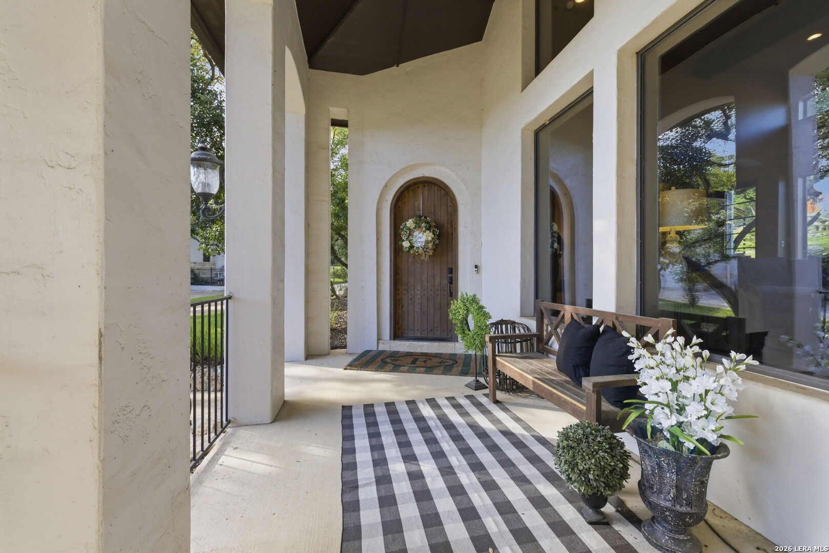 7805 Colonial Woods