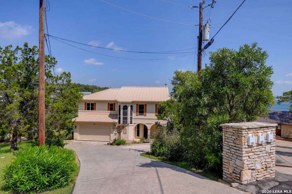 Photo 1 of 43 — 161 VILLAGE DR, Canyon Lake, TX 78133