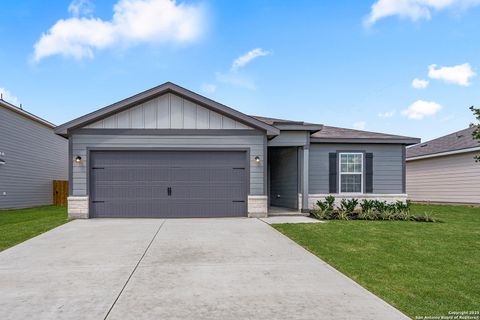 16012 Stratford Cove Lytle TX 78052