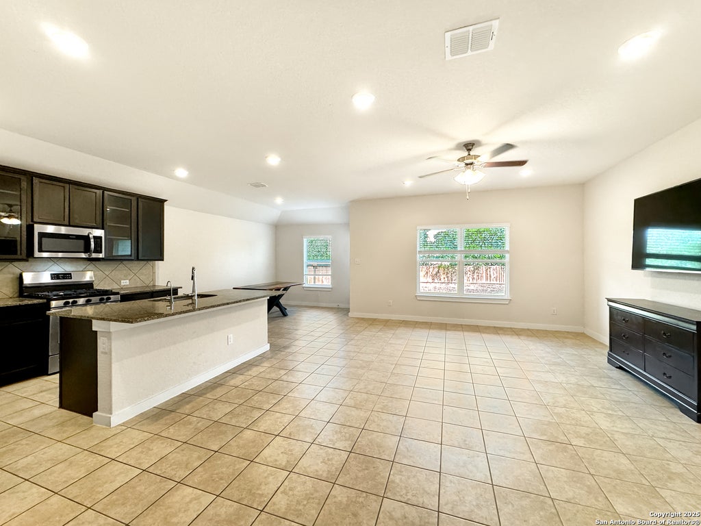 Photo of 4351 W Vasquez Circle, Converse, TX 78109 (MLS # 1971285)