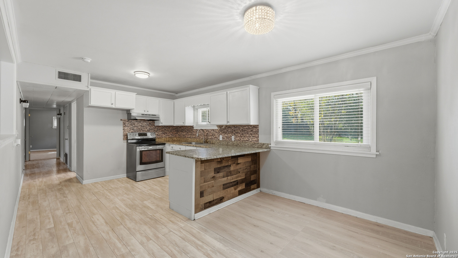 1032 S Mesquite Avenue