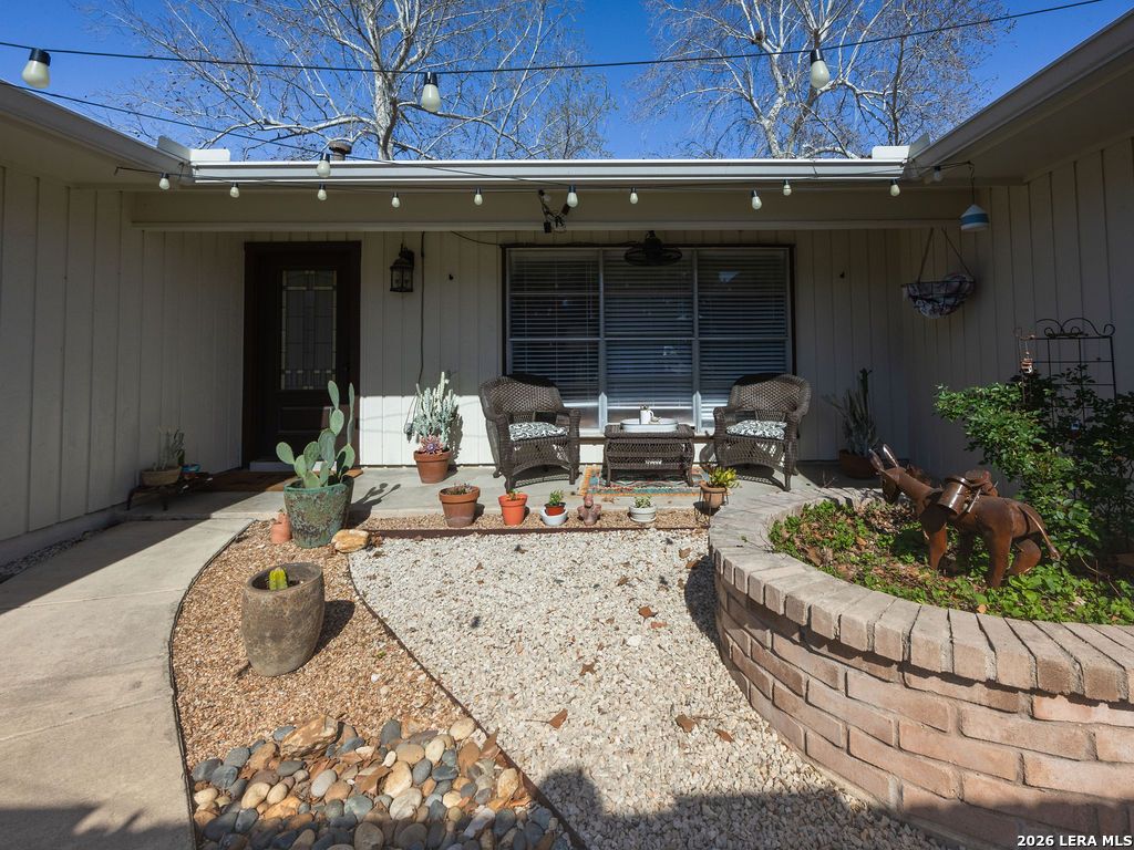 Photo of 207 Greycliff, Live Oak, TX 78233 (MLS # 1949723)