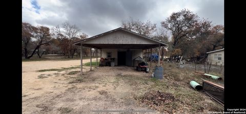 A home in Floresville