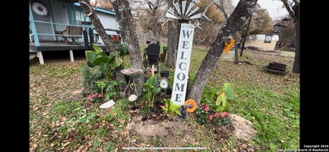 A home in Floresville