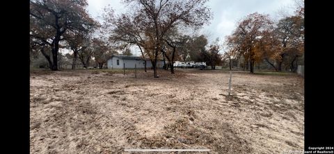 A home in Floresville