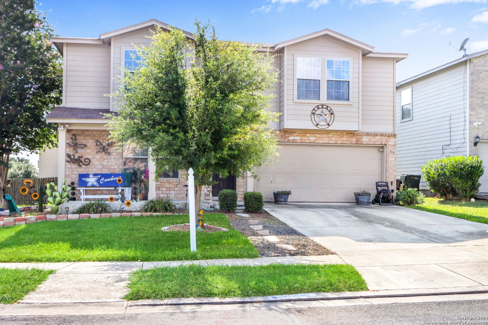 105 GATEWOOD CLF