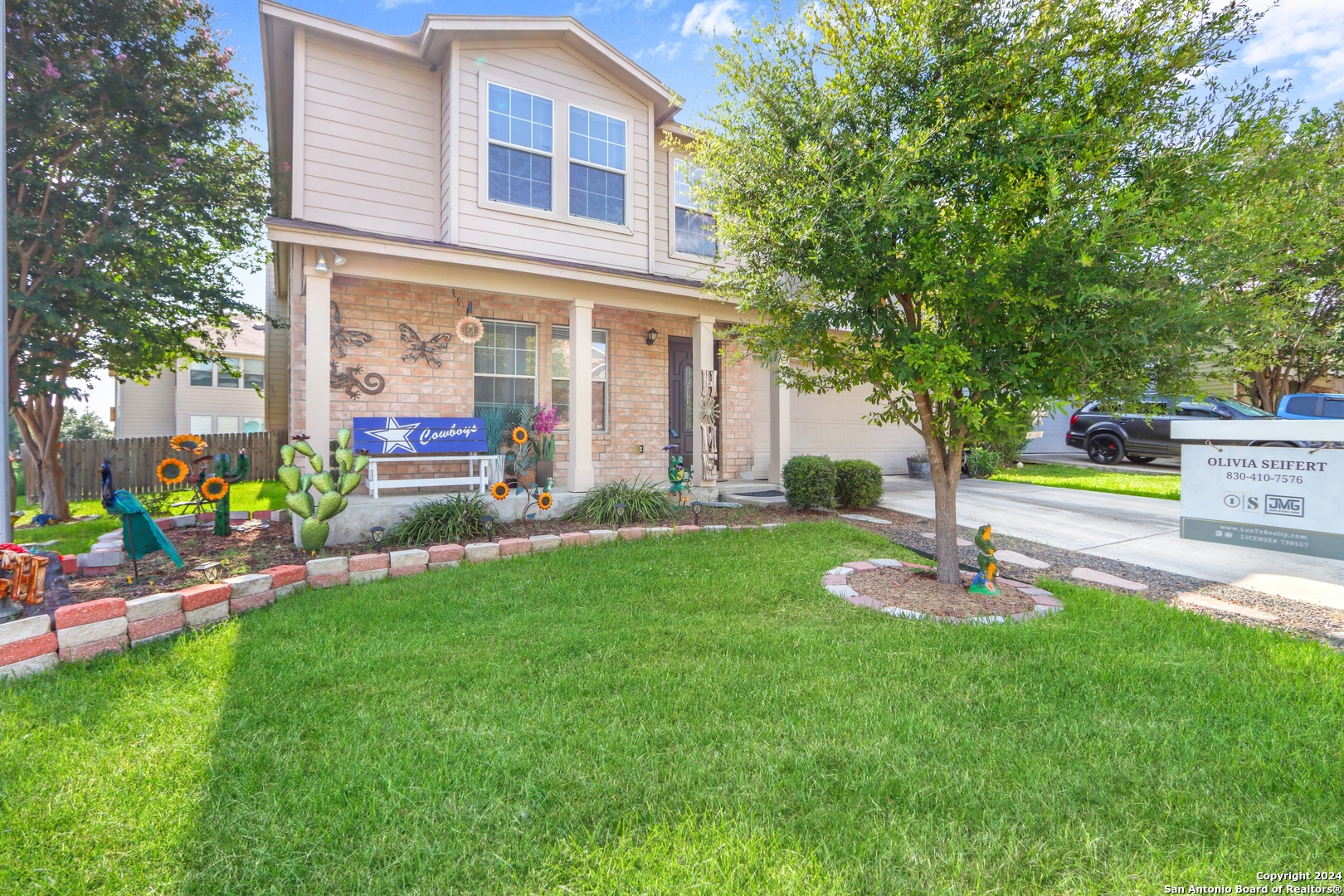 105 GATEWOOD CLF