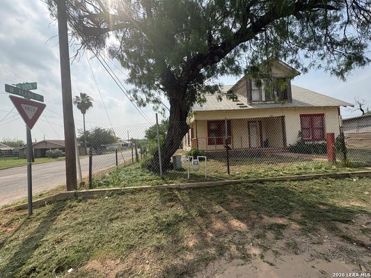 300 N 10TH ST, CARRIZO SPRINGS, TX 78834 - Image 7e36aa148ec0221b0ad37337a156d4e9/2660724623