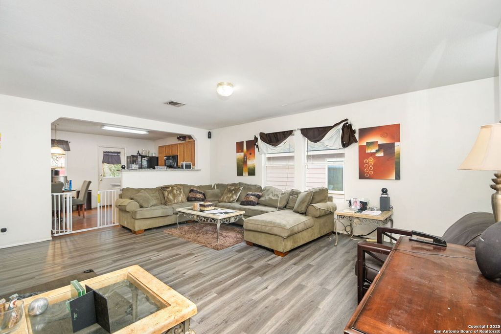 Photo of 213 Katie, Boerne, TX 78006 (MLS # 1950510)