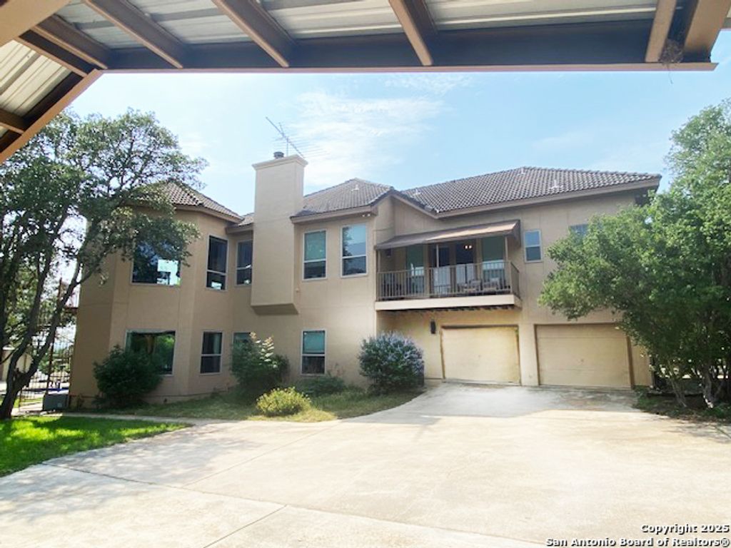 Photo of 31360 Wild Oak Hill, Fair Oaks Ranch, TX 78015 (MLS # 1920023)