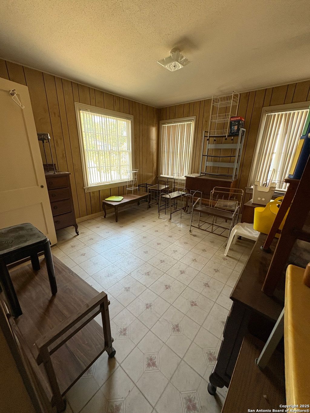 Photo of 1210 Sims, San Antonio, TX 78213 (MLS # 1898791)