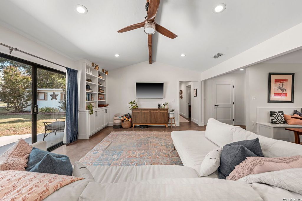 Photo of 204 Forest Trail Drive, Fredericksburg, TX 78624 (MLS # 1938406)