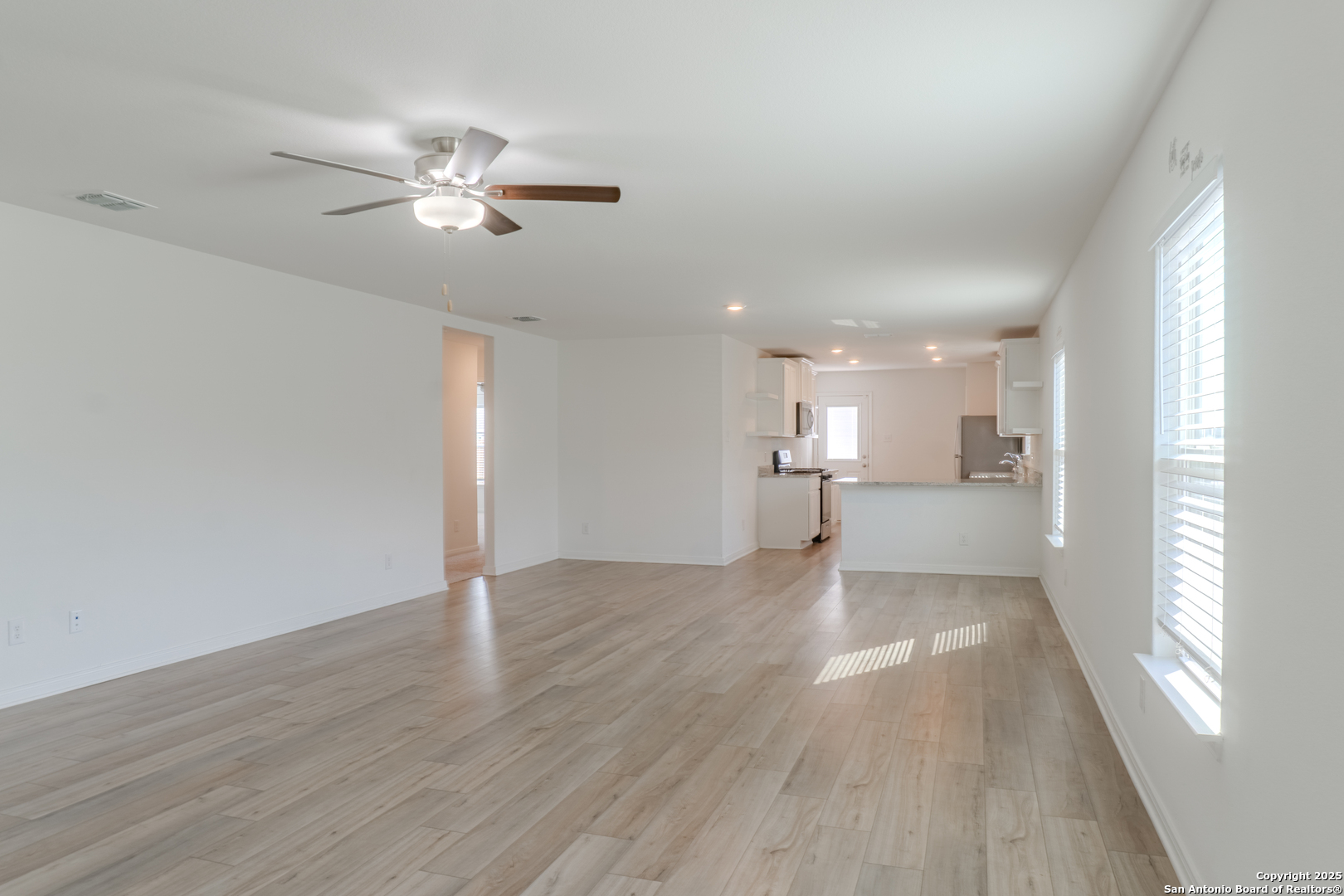 12114 Luckey Villa
