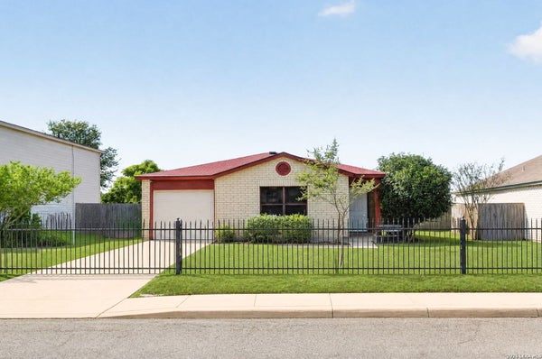 5718 SUN CANYON DR, SAN ANTONIO, TX 78244 - Image 7e79df25bfee4e1ec49ed7dd5cd3645f/2745089772