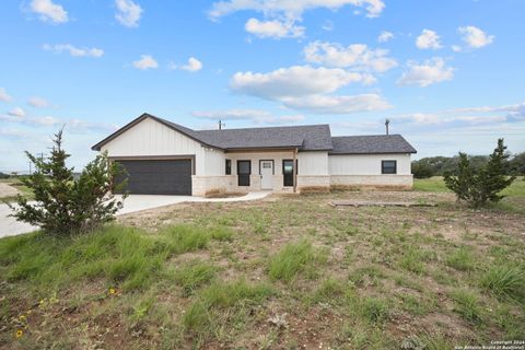 A home in Bandera