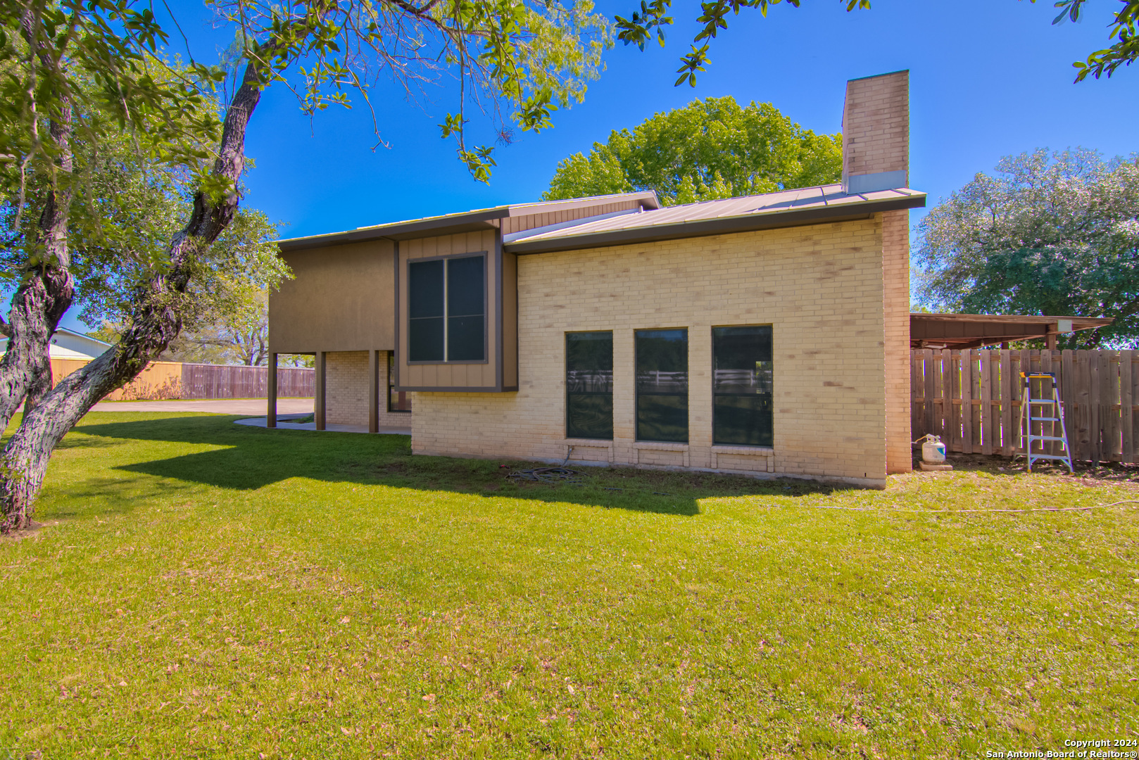 View Seguin, TX 78155 house